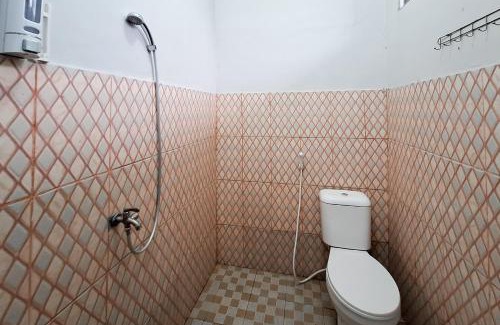 Tenjolaya Hotel | RedDoorz at Kampung Istal Bogor