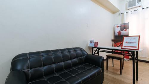 Canloan City Hotel | RedDoorz at RHR Tourist Inn Canlaon