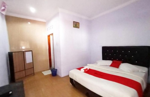 Parapat Hotel | RedDoorz at Sedayu 2 Near Danau Toba Parapat