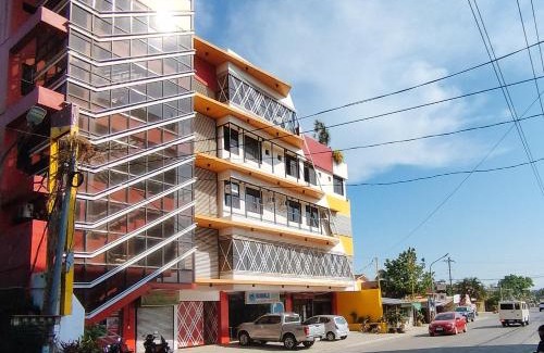 Pavia Hotel | RedDoorz @ Benelio Suites Pavia Iloilo