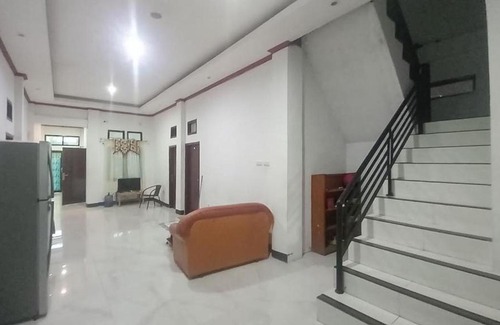 Kotaraja Hotel | RedDoorz @ Cigombong