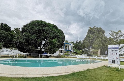 Tuburan Hotel | RedDoorz @ Formosa Camp Resort Cebu