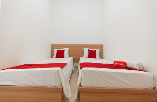 Mandai Hotel | RedDoorz @ Graha Cemerlang Maros