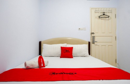 Buton Babau House | RedDoorz @ Hotel Bravo Pantai Kamali Bau Bau