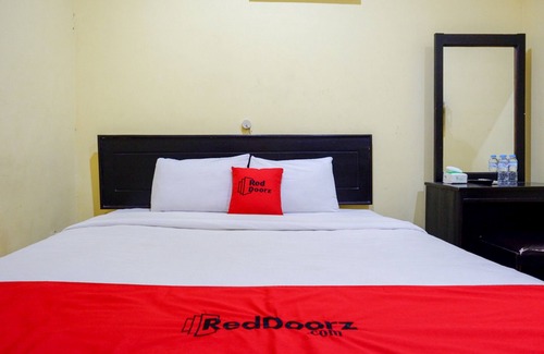 Kendari Hotel | RedDoorz near Citraland Waterpark Kendari