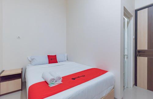 West Cirebon Hotel | RedDoorz near CSB Mall Cirebon