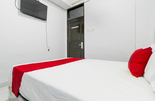 Gambir House | Reddoorz near Gajah Mada Plaza 2