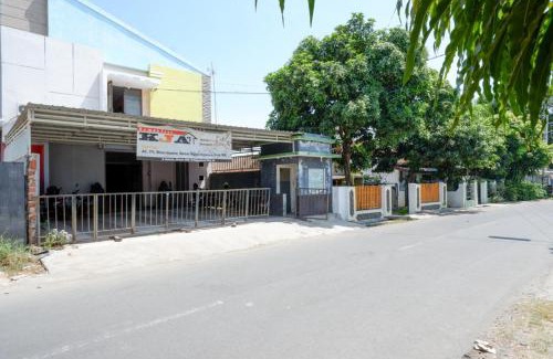 Tegal House | RedDoorz near GOR Wisanggeni