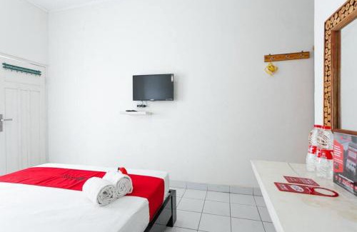 Karanganyar Hotel | RedDoorz near Grojogan Sewu Tawangmangu