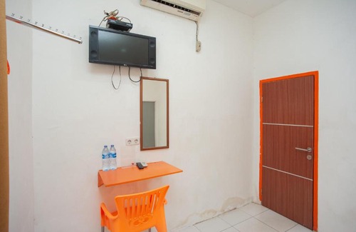 Palembang Hotel | RedDoorz near Jalan Jenderal Sudirman Palembang