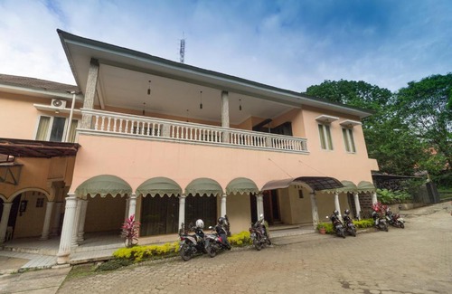 Bogor Tengah House | RedDoorz near Kebun Raya Bogor
