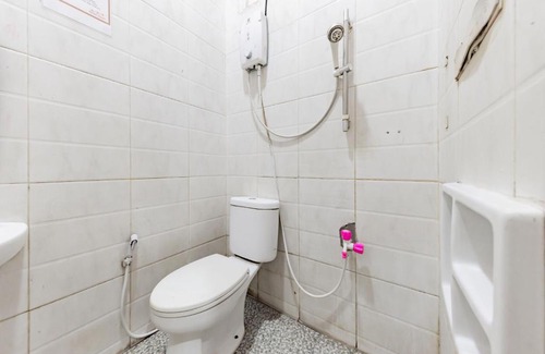 North Cirebon House | RedDoorz near Kejaksan Station Cirebon