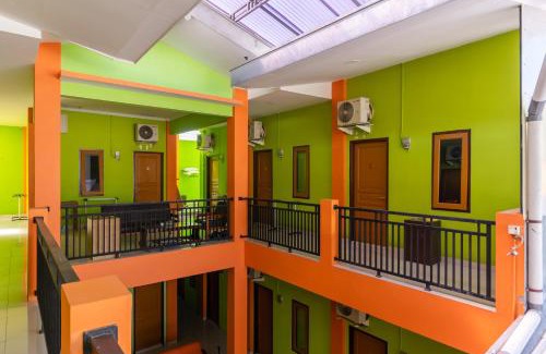 North Cirebon House | RedDoorz near Kejaksan Station Cirebon 2