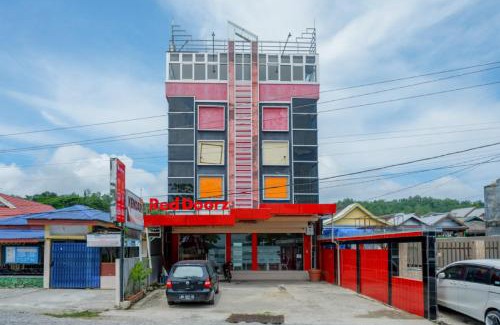 Pulupanda Hotel | RedDoorz near Kendari Beach 2