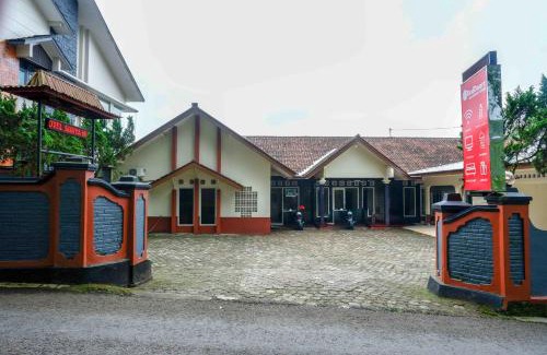 Baturaden Hotel | RedDoorz near Lokawisata Baturaden 2