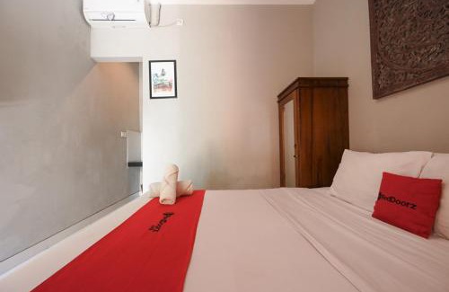 Sidakarya Hotel | RedDoorz near Mertasari Beach 2