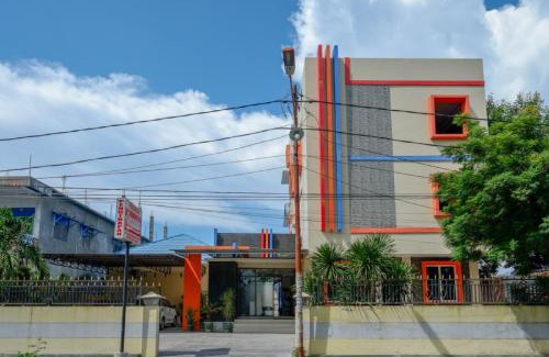 Palu House | RedDoorz near Millenium Waterpark Palu