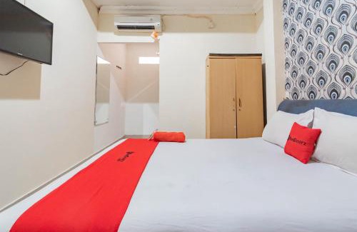 Balikpapan Hotel | RedDoorz near Pasar Klandasan Balikpapan
