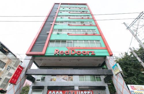 Quiapo Hotel | RedDoorz near Quiapo Church Manila