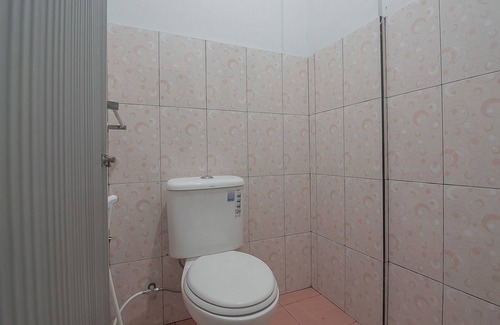 Singkawang House | RedDoorz near RSUD Dr. Abdul Aziz