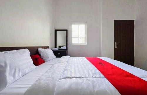Pematangsiantar Hotel | RedDoorz near Stasiun Pematangsiantar