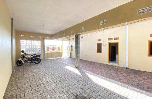 Pasuruan Hotel | RedDoorz near Terminal Baru Pasuruan