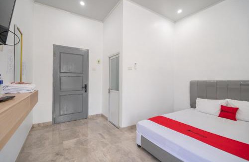 Rajabasa Hotel | RedDoorz near Tugu Coklat Pesawaran Lampung