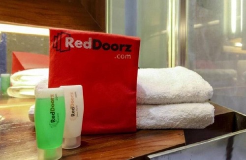 Gorontalo Hotel | RedDoorz near TVRI Gorontalo