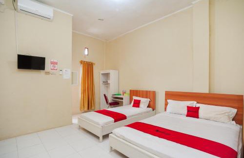 Gedongtataan Hotel | RedDoorz near Universitas Muhammadiyah Pringsewu