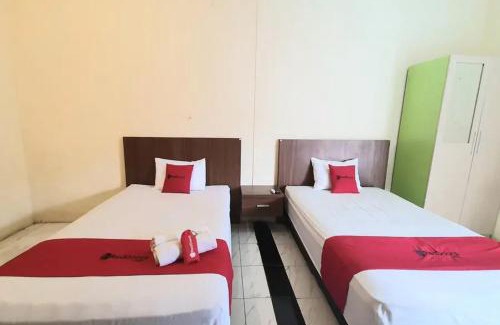 Malang Hotel | RedDoorz near Universitas PGRI Kanjuruhan
