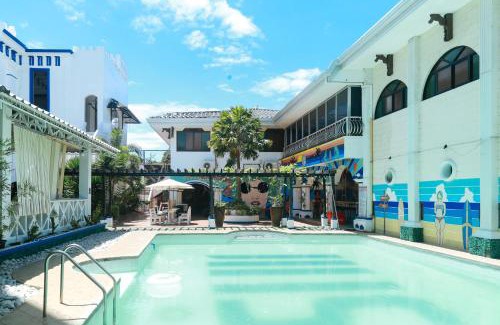 Iloilo City Proper Hotel | RedDoorz Plus @ Castle Chateau Iloilo