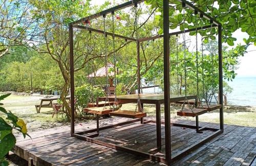 Balamban Hotel | RedDoorz Plus @ Costa Roca Balamban