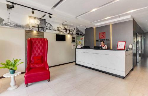 Downtown Cebu Hotel | RedDoorz Plus @ Jones Avenue Cebu