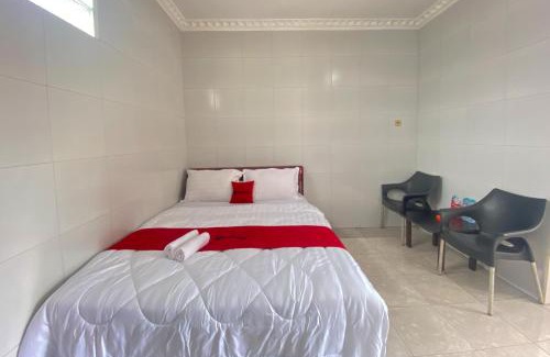 Siwalankerto House | RedDoorz Plus near Cito Mall Surabaya