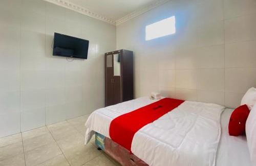 Siwalankerto House | RedDoorz Plus near Cito Mall Surabaya