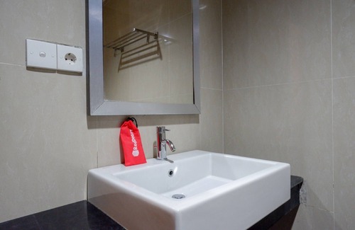Pulupanda Hotel | RedDoorz Plus near Hotel Benua Kendari