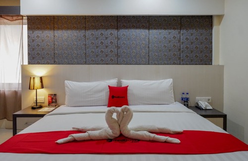 Pulupanda Hotel | RedDoorz Plus near Hotel Benua Kendari
