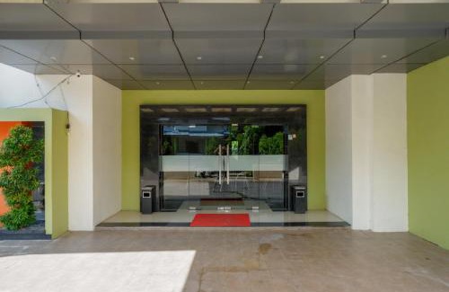 Pulupanda Hotel | RedDoorz Plus near Hotel Benua Kendari