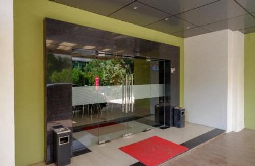 Pulupanda Hotel | RedDoorz Plus near Hotel Benua Kendari