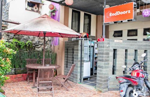 Setiabudi House | RedDoorz Plus near Isola UPI