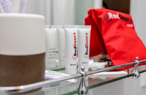 Pemogan Hotel | RedDoorz Plus near Mall Bali Galeria 2