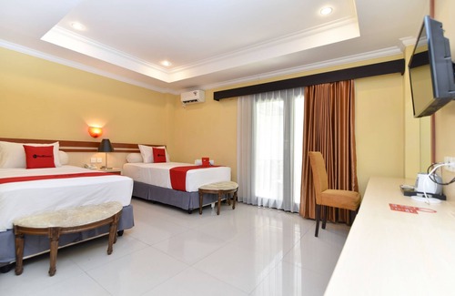 Pemogan Hotel | RedDoorz Plus near Mall Bali Galeria 2