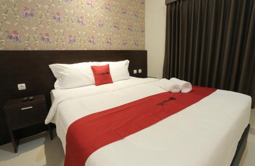 Solo City Centre House | RedDoorz Plus near Solo Paragon Mall