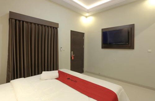 Solo City Centre House | RedDoorz Plus near Solo Paragon Mall