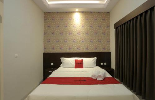 Solo City Centre House | RedDoorz Plus near Solo Paragon Mall