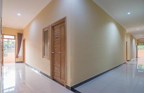 Banjarbaru House | RedDoorz Plus near Syamsudin Noor Airport 3