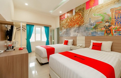 Cipaganti House | RedDoorz Plus @ Point Phila Cihampelas