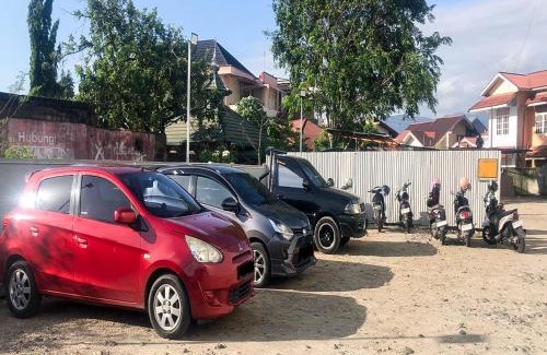 Padang Hotel | RedDoorz Plus Syariah at Lotus Residence