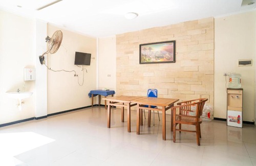 Bojonegoro Hotel | RedDoorz Plus Syariah @ Jalan Dokter Wahidin Bojonegoro