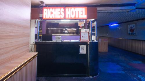 Quiapo Hotel | RedDoorz @ Riches Holiday Hotel Avenida